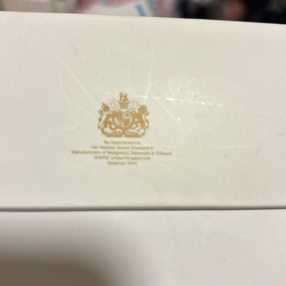 Wedgewood Merry Christmas & Happy New Year Ornament With Box - Picture 9 of 10